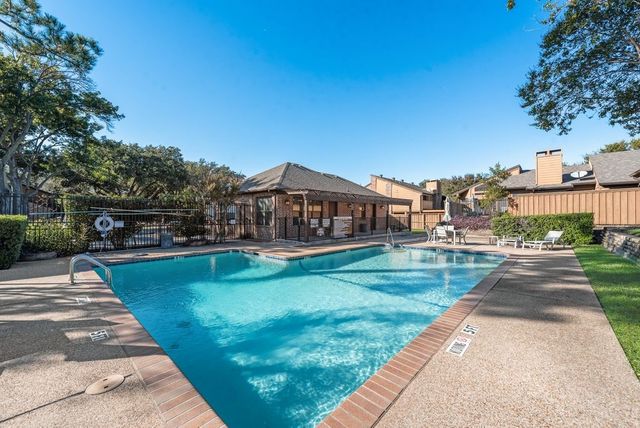 3211 Whispering Oak, Farmers Branch, TX 75234