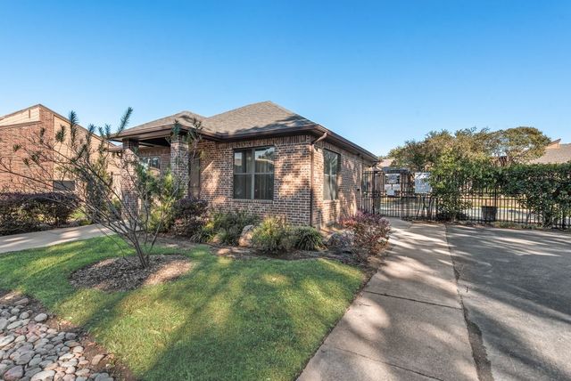 3211 Whispering Oak, Farmers Branch, TX 75234