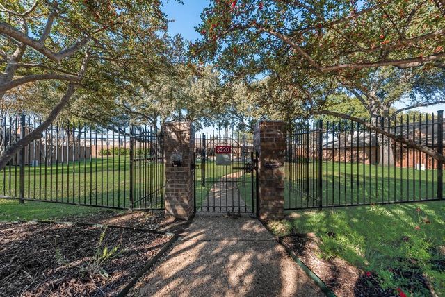 3211 Whispering Oak, Farmers Branch, TX 75234