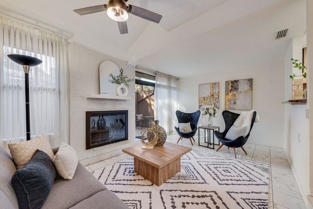 3211 Whispering Oak, Farmers Branch, TX 75234