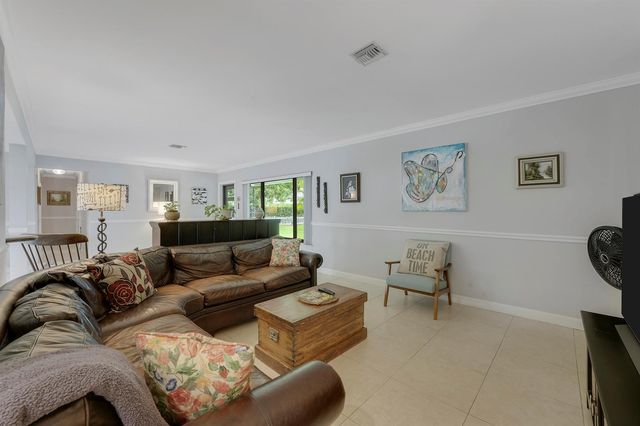 109 NE 17th Street, Delray Beach, FL 33444