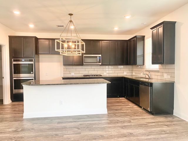 816 Brock Drive, Aubrey, TX 76227