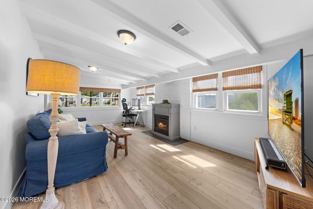 26 Daddy Tucker Drive, Little Egg Harbor, NJ 08087