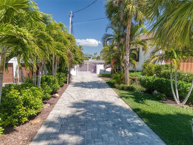 322 10TH AVENUE, Indian Rocks Beach, FL 33785