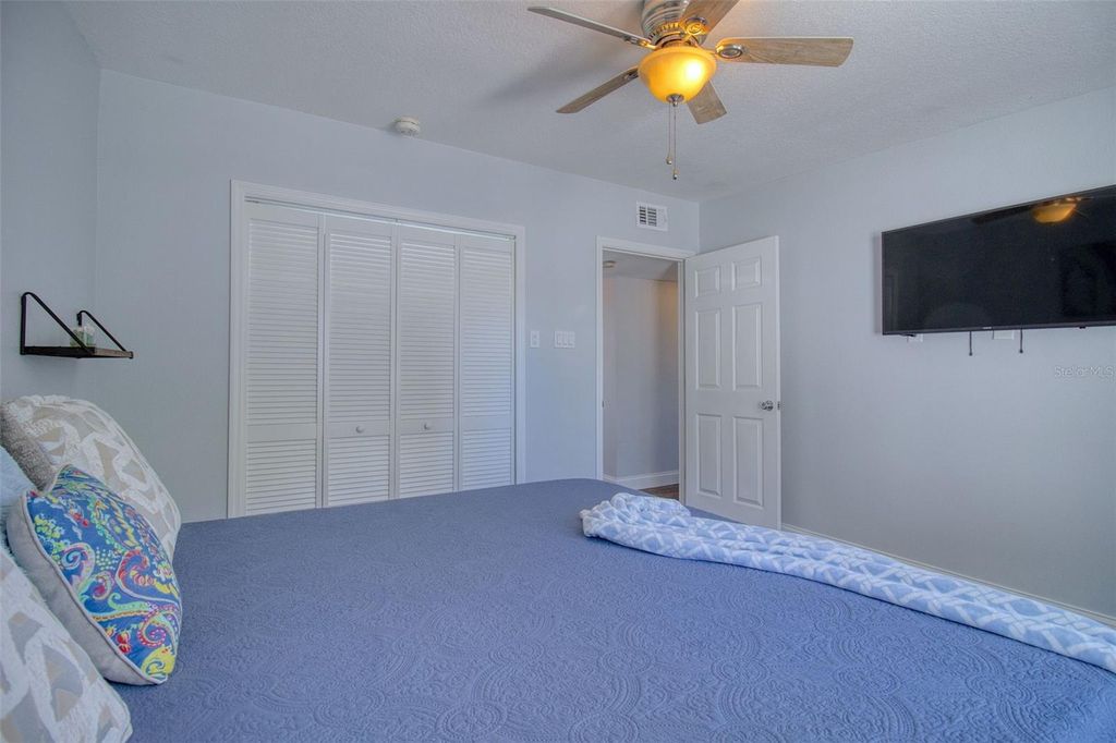 Image 26 of property listing at 322 10TH AVENUE, Indian Rocks Beach, FL 33785