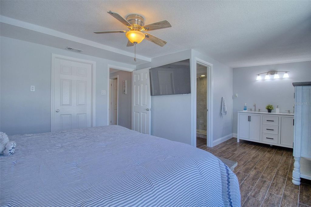 Image 29 of property listing at 322 10TH AVENUE, Indian Rocks Beach, FL 33785