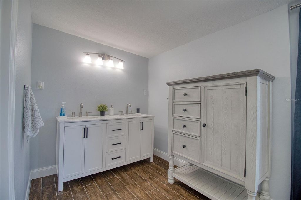 Image 30 of property listing at 322 10TH AVENUE, Indian Rocks Beach, FL 33785