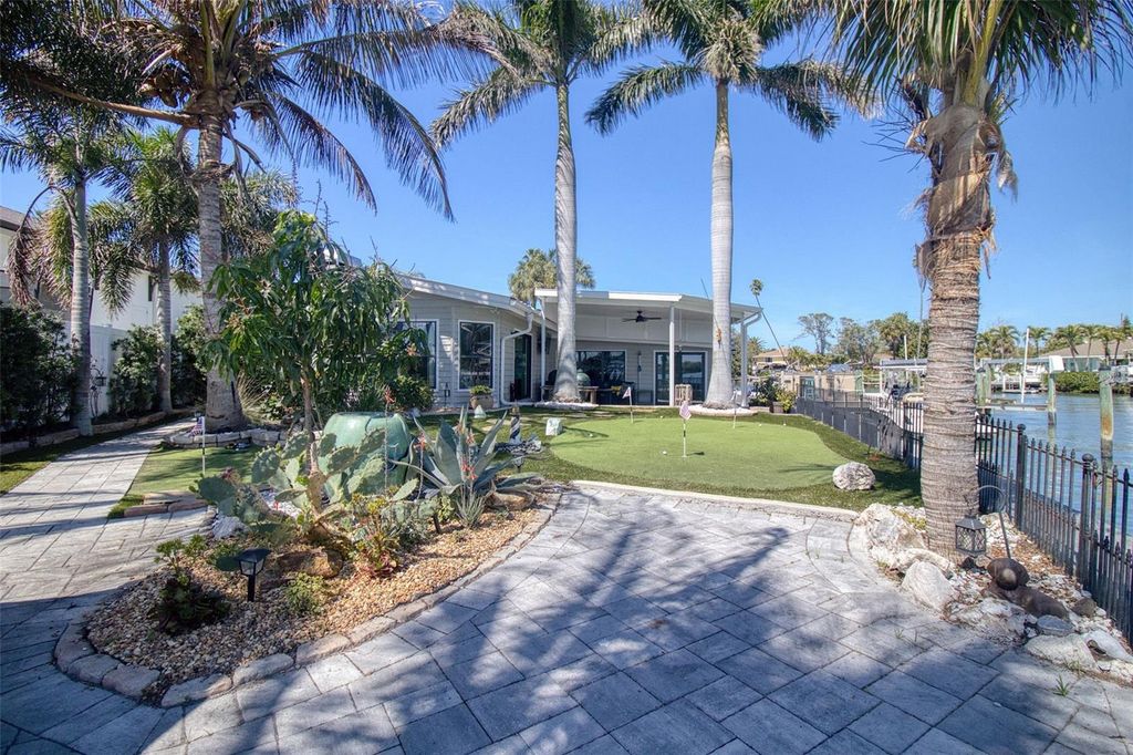 Image 42 of property listing at 322 10TH AVENUE, Indian Rocks Beach, FL 33785