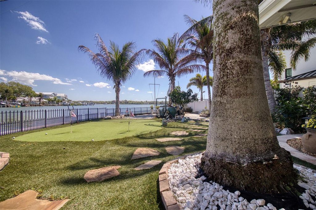 Image 43 of property listing at 322 10TH AVENUE, Indian Rocks Beach, FL 33785