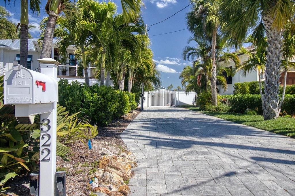 Image 6 of property listing at 322 10TH AVENUE, Indian Rocks Beach, FL 33785