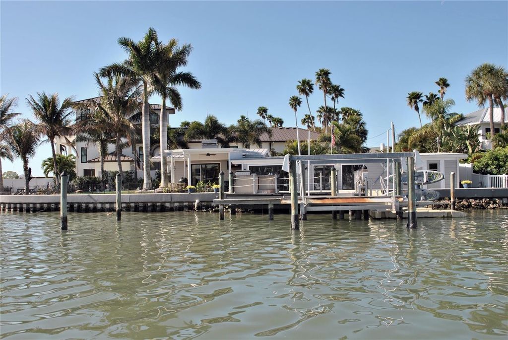 Image 67 of property listing at 322 10TH AVENUE, Indian Rocks Beach, FL 33785