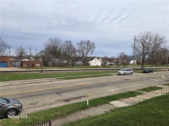 727 W High Street, Springfield, OH 45506