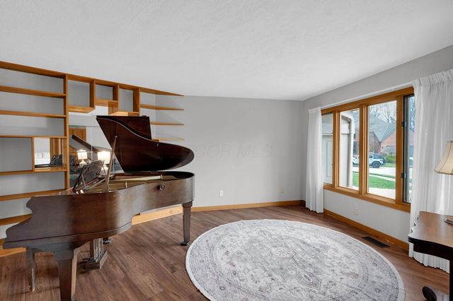 291 Glen Village Court, Powell, OH 43065