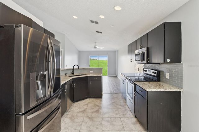 237 CURTIS AVENUE, Groveland, FL 34736