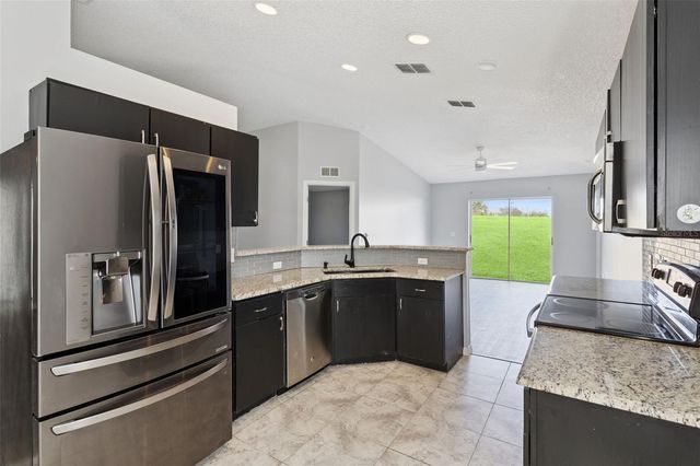 237 CURTIS AVENUE, Groveland, FL 34736