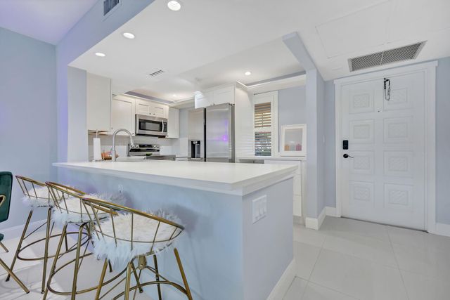 2800 N Palm Aire Drive 108, Pompano Beach, FL 33069