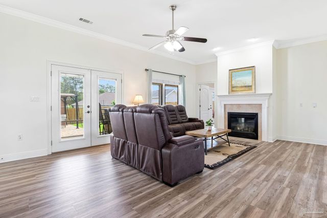 2822 Frederick St, Cantonment, FL 32533