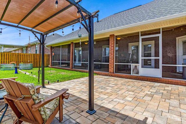 2822 Frederick St, Cantonment, FL 32533