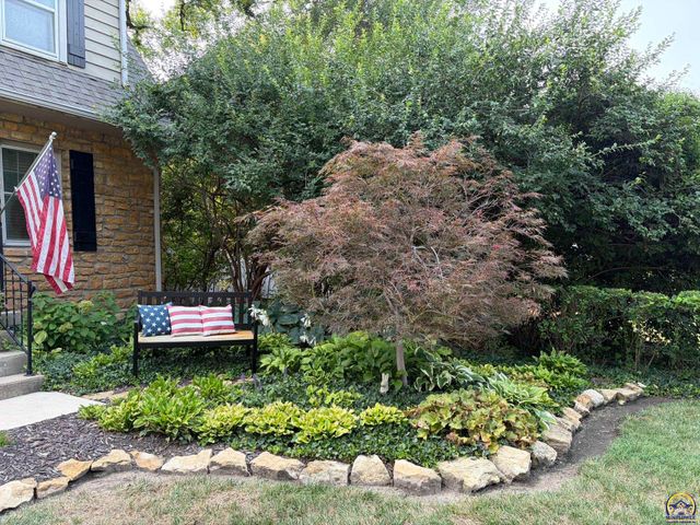 1425 SW Collins AVE, Topeka, KS 66604