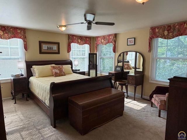 1425 SW Collins AVE, Topeka, KS 66604