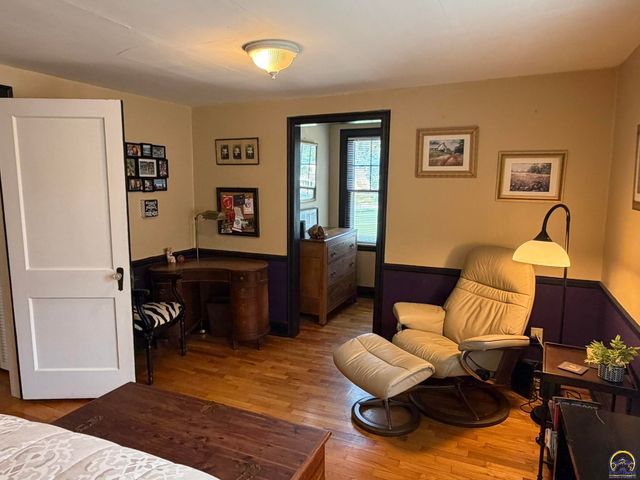 1425 SW Collins AVE, Topeka, KS 66604