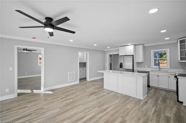 104 Hillside Drive, Lexington, NC 27295