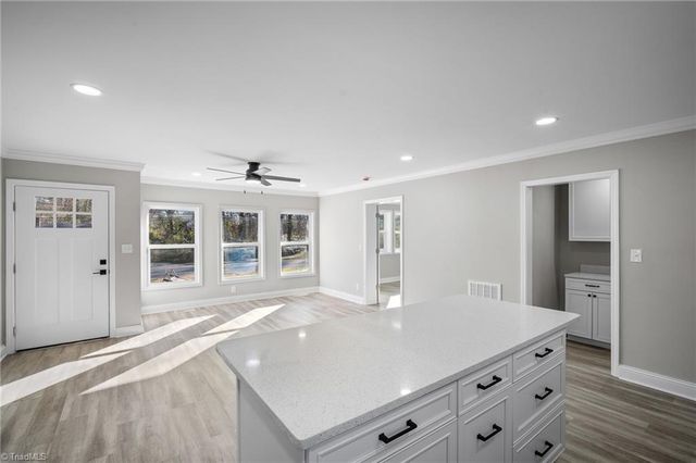 104 Hillside Drive, Lexington, NC 27295