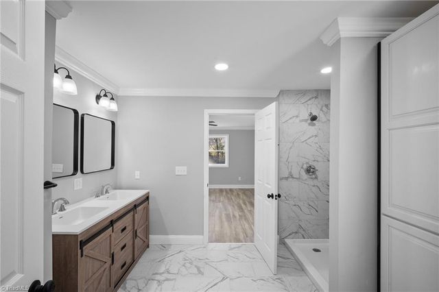 104 Hillside Drive, Lexington, NC 27295