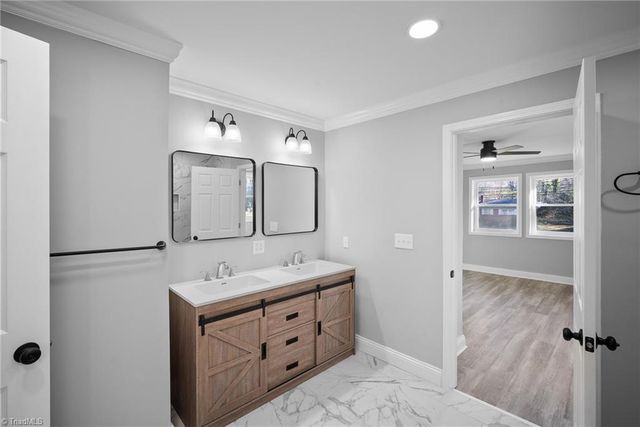 104 Hillside Drive, Lexington, NC 27295