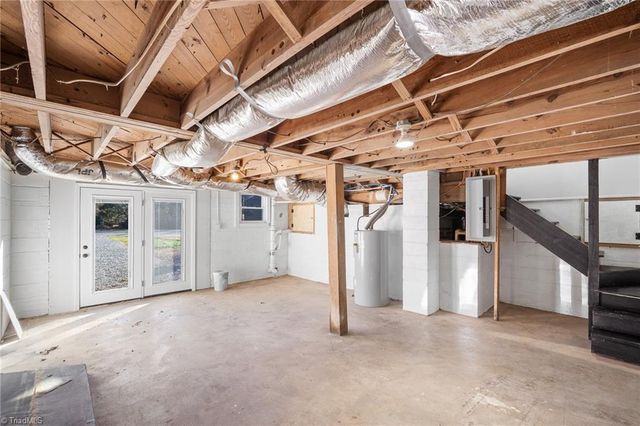 104 Hillside Drive, Lexington, NC 27295