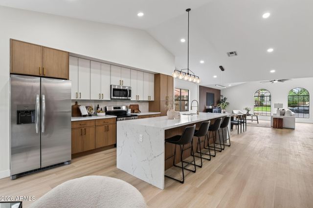 3907 E COCONINO Street, Phoenix, AZ 85044