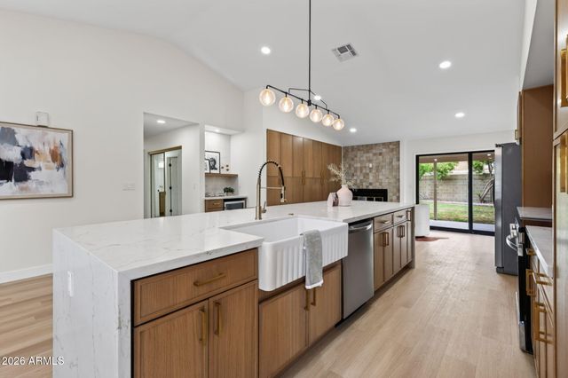 3907 E COCONINO Street, Phoenix, AZ 85044