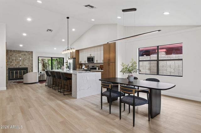 3907 E COCONINO Street, Phoenix, AZ 85044