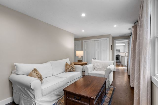 47 Country Ln, Dennis, MA 02639