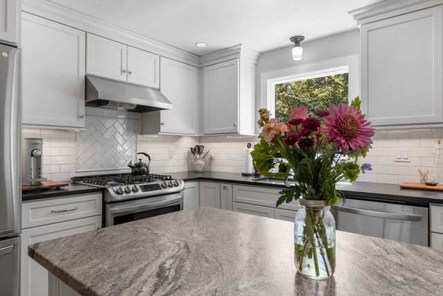 47 Country Ln, Dennis, MA 02639