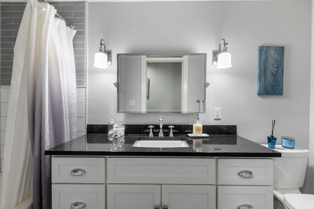 47 Country Ln, Dennis, MA 02639