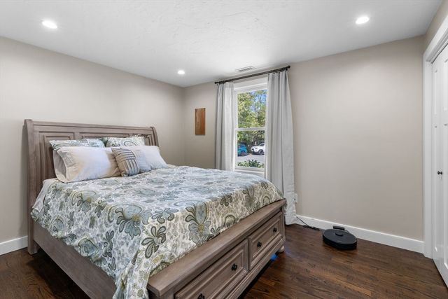 47 Country Ln, Dennis, MA 02639
