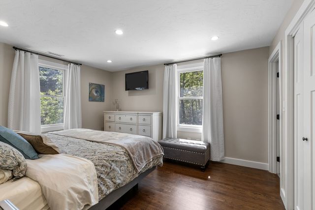 47 Country Ln, Dennis, MA 02639