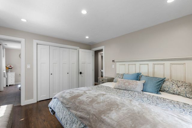 47 Country Ln, Dennis, MA 02639