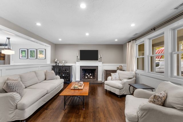47 Country Ln, Dennis, MA 02639