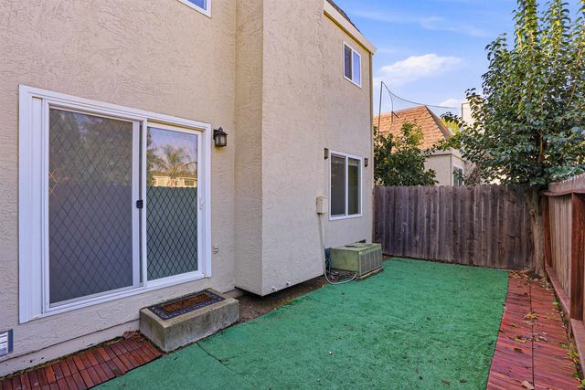 251 Shoreline Dr, Pittsburg, CA 94565