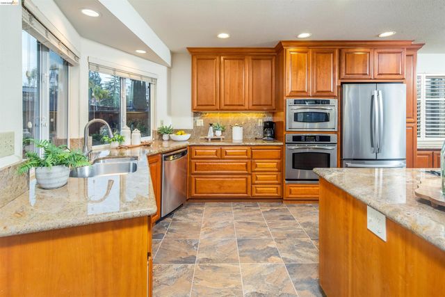 3237 Vera Cruz Dr, San Ramon, CA 94583
