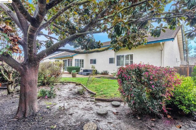 3237 Vera Cruz Dr, San Ramon, CA 94583