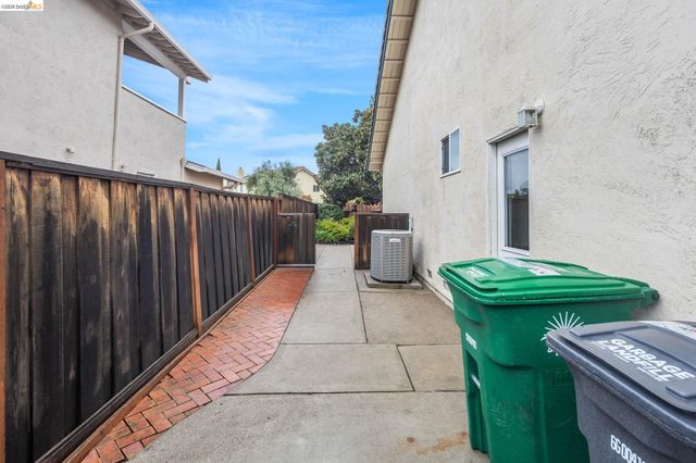 3237 Vera Cruz Dr, San Ramon, CA 94583