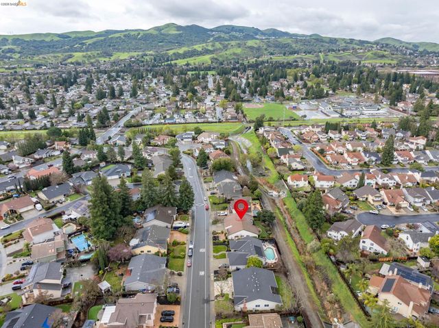 3237 Vera Cruz Dr, San Ramon, CA 94583