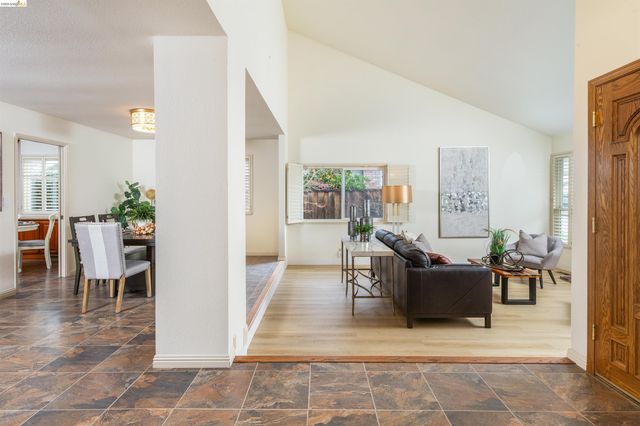 3237 Vera Cruz Dr, San Ramon, CA 94583