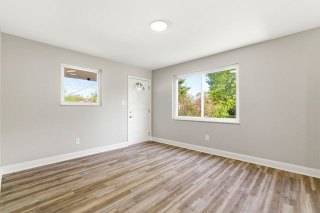 3049 Hiawatha Street, Columbus, OH 43224