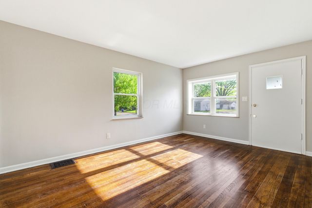 3049 Hiawatha Street, Columbus, OH 43224