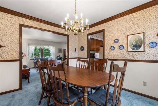 1713 Howlett LANE, Waukesha, WI 53186