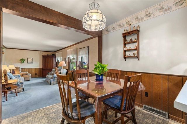 1713 Howlett LANE, Waukesha, WI 53186
